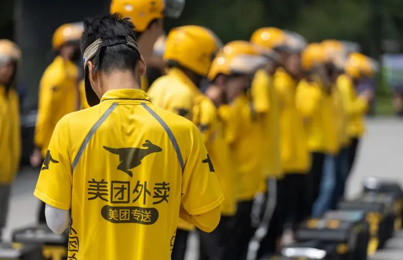 外卖骑手换电柜